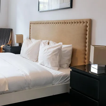 Diogo's Alcantara I By Mycelia Apartman