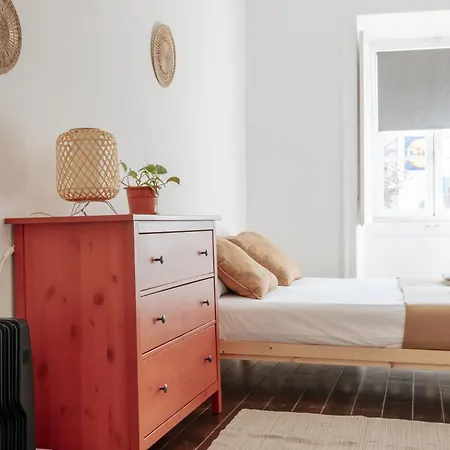 Diogo's Alcantara I By Mycelia Apartman *